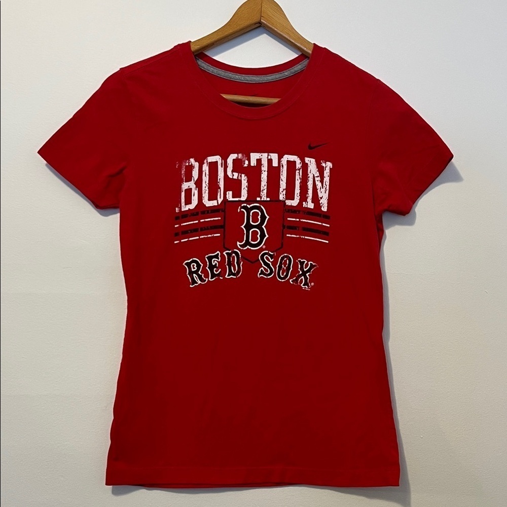 NIKE Boston Red Sox MLB Baseball Women’s Small Slim Fit Short Sleeve Graphic Tee - Picture 2 of 6